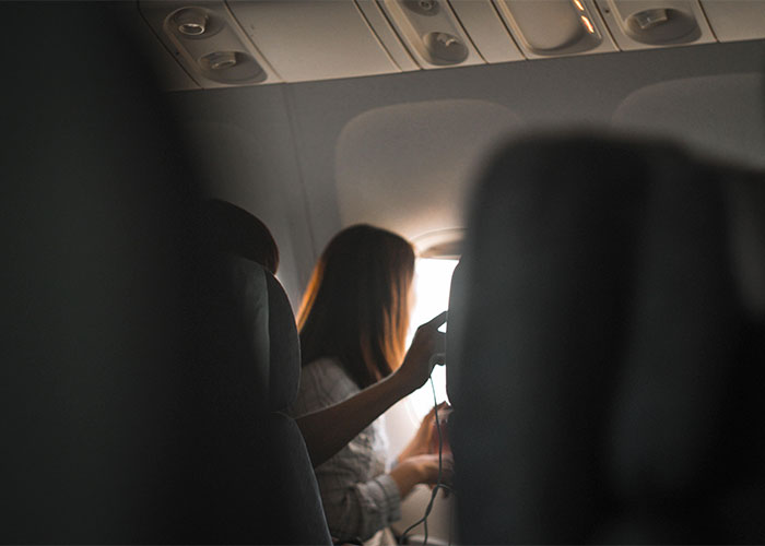 Woman Learns To Never Talk To A Man With A Ring On His Finger The Hard Way