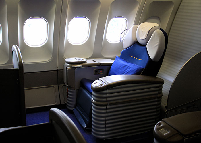 Woman Learns To Never Talk To A Man With A Ring On His Finger The Hard Way