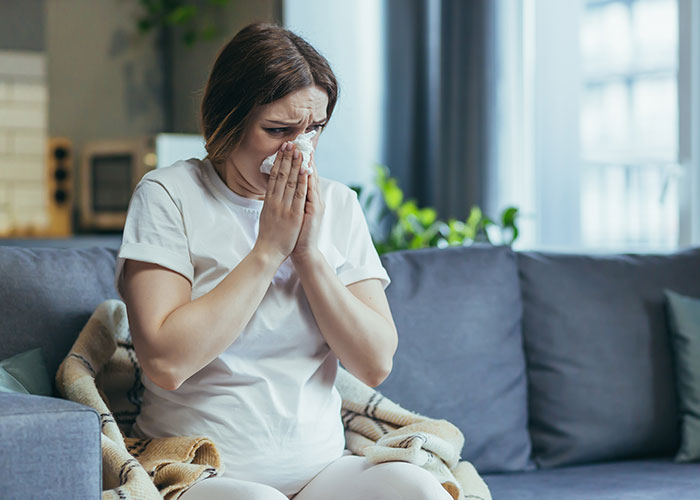 Woman Chooses Her Elderly Cat Over Fianc&eacute; And His Pregnant Daughter, Gets Full Support Online