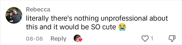 Woman Finds A Hilarious Way To Show Company Their Rule Against Colored Hair Is Ridiculous Woman Finds A Hilarious Way To Show Company Their Rule Against Colored Hair Is Ridiculous