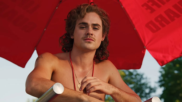 Woman Dumps Her "Very Toxic" Husband After Getting Catfished By Stranger Things Star's Imposter