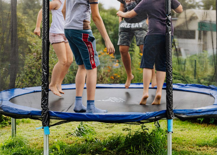 Neighborhood Treats Woman&rsquo;s Backyard As Everyone&rsquo;s Property, She Asks The Internet For Advice