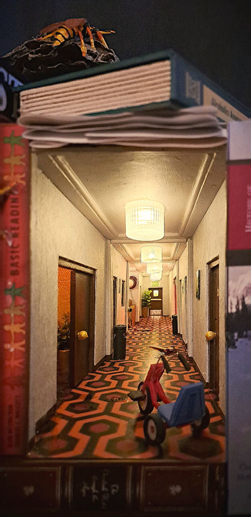 I Recreated The Famous Hallway Out Of Stephen King's "The Shining" As A Book Nook