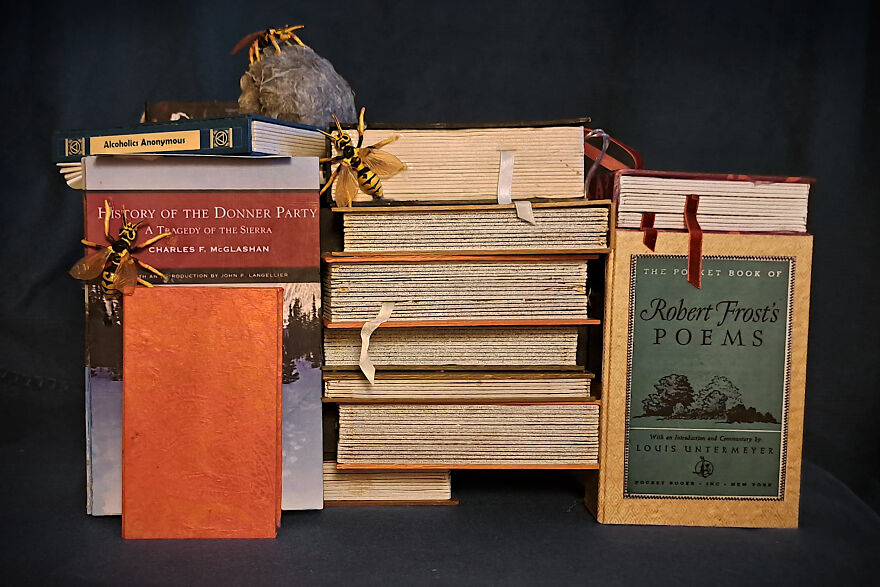 I Recreated The Famous Hallway Out Of Stephen King's "The Shining" As A Book Nook