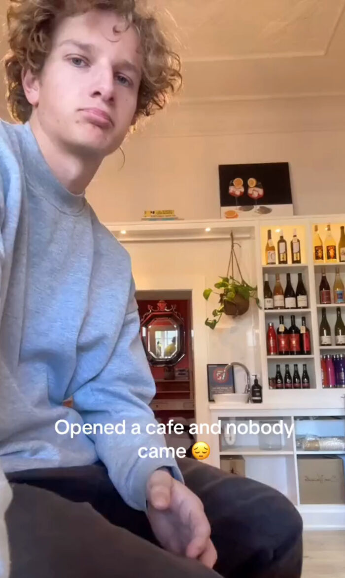 18 Y.O. Goes Viral Online After He Shared How Nobody Showed Up At His Newly Opened Caf&eacute;