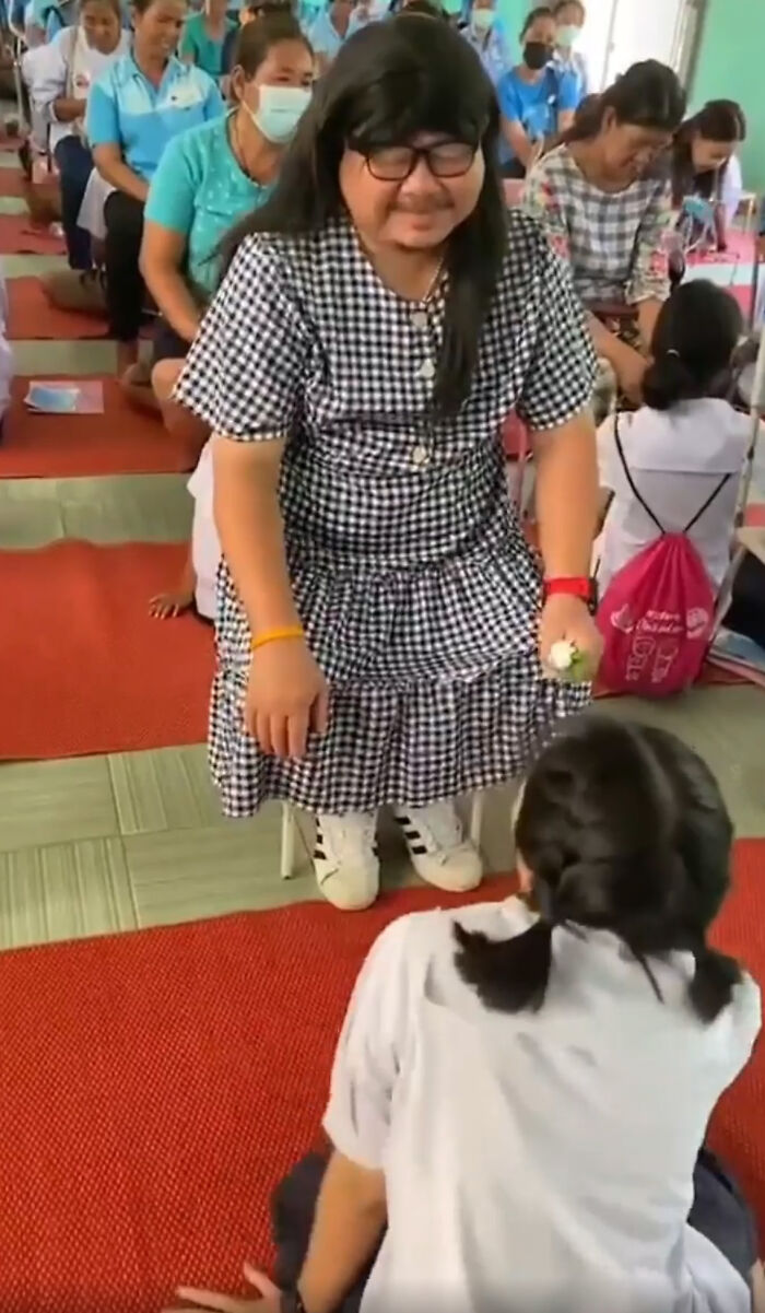 &ldquo;I&rsquo;m Not Ashamed Because I Love My Child&rdquo;: Dad Wears Dress To Mother&rsquo;s Day Event