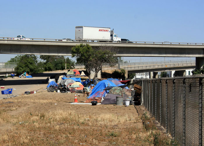 Man Takes In Homeless Brother Against Wife&rsquo;s Wishes, She Leaves Him To Deal With Lice Alone