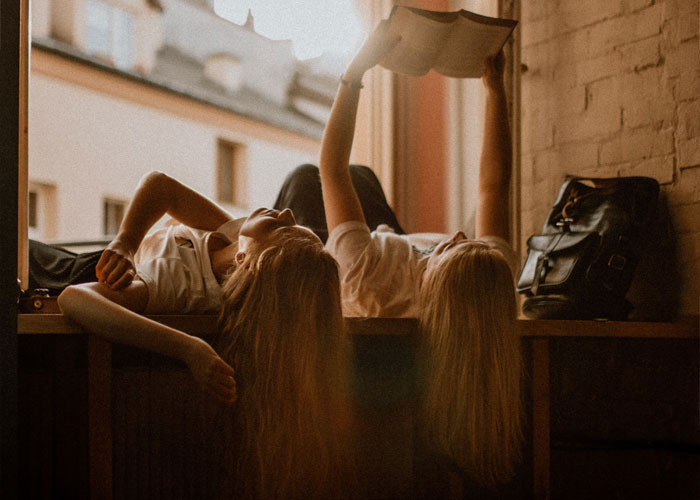 30 Kids That Experienced Growing Up In A Polyamorous Family Share What It Was Like