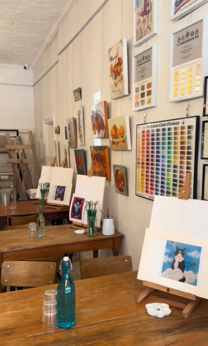 18 Y.O. Goes Viral Online After He Shared How Nobody Showed Up At His Newly Opened Caf&eacute;