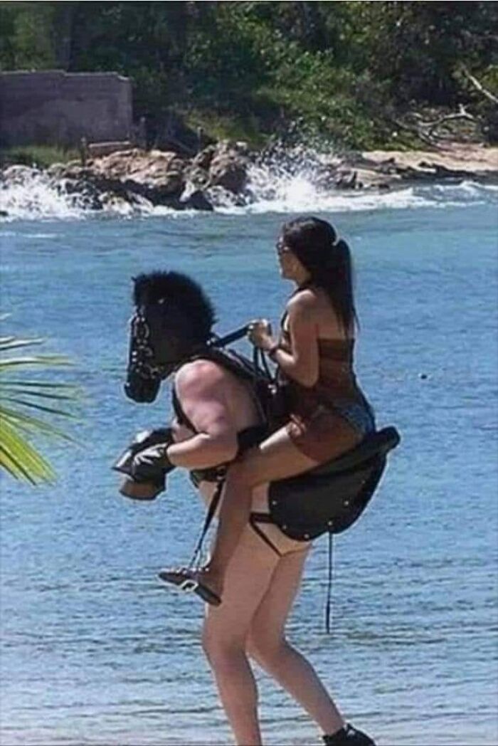 Weird-Pics-Outrebizarre