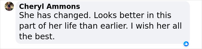 &ldquo;It&rsquo;s Better For Me&rdquo;: Pamela Anderson Stuns At Paris Fashion In A New &lsquo;No-Makeup&rsquo; Era