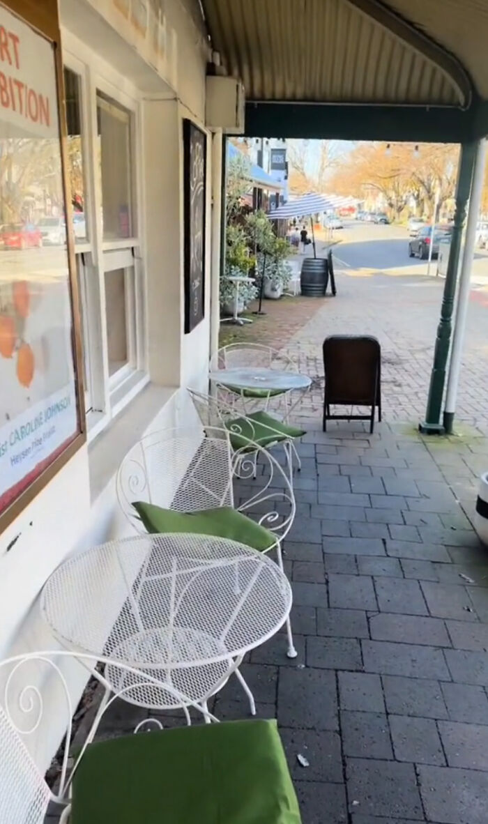 18 Y.O. Goes Viral Online After He Shared How Nobody Showed Up At His Newly Opened Caf&eacute;