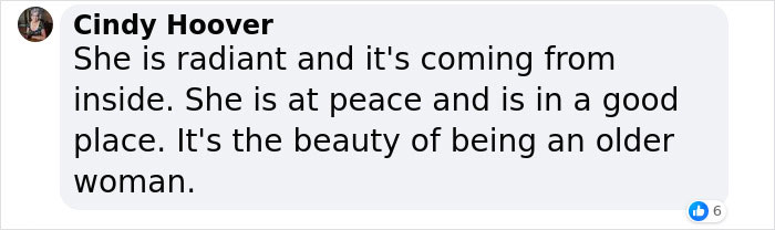 &ldquo;It&rsquo;s Better For Me&rdquo;: Pamela Anderson Stuns At Paris Fashion In A New &lsquo;No-Makeup&rsquo; Era