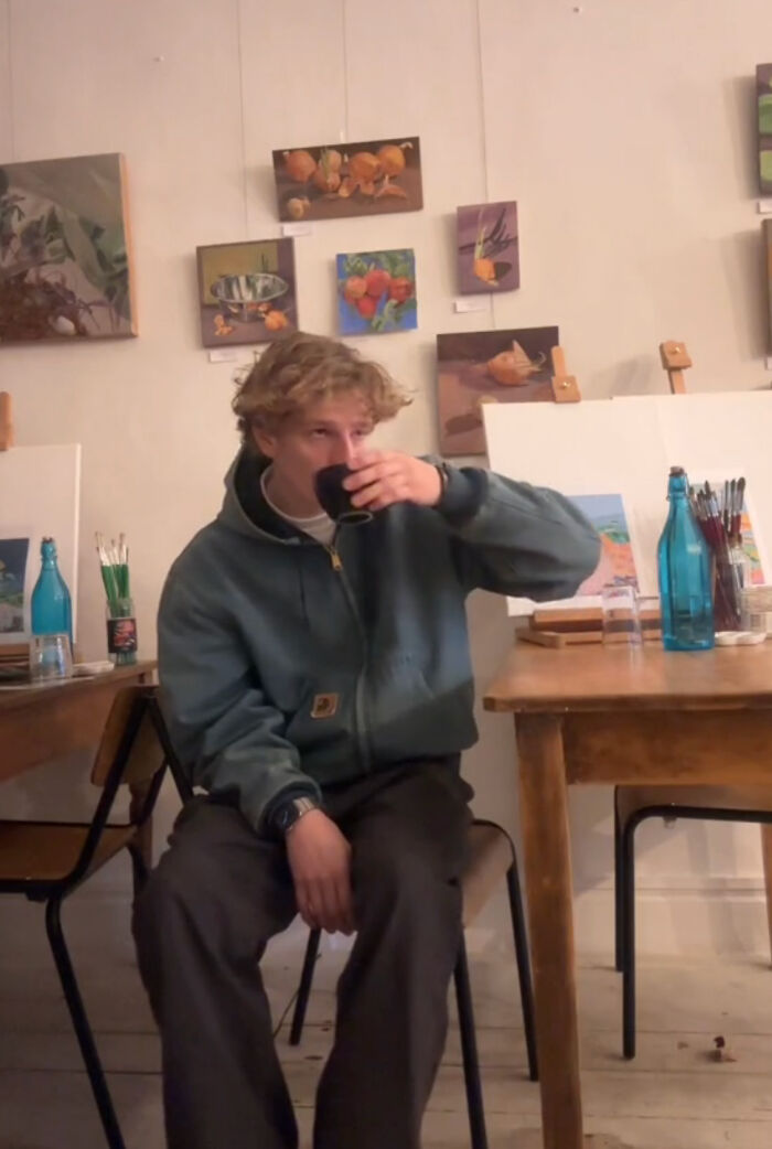 18 Y.O. Goes Viral Online After He Shared How Nobody Showed Up At His Newly Opened Caf&eacute;