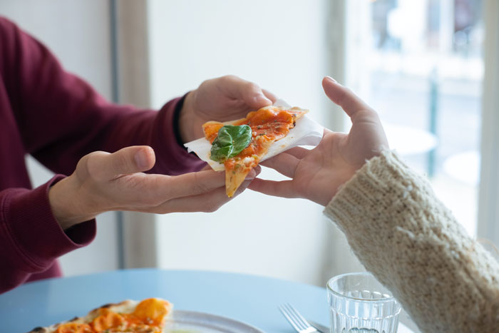 "¿Por qué razón despidieron a ese profesor de tu escuela?": 20 respuestas