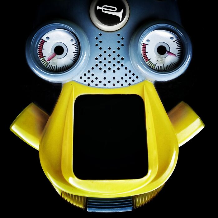 An image of an object that looks like it's scared