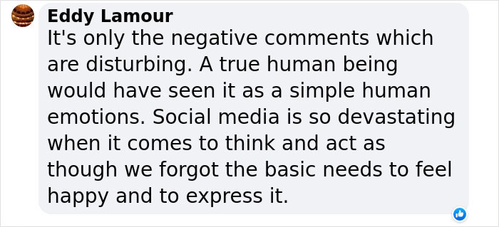 Proud Mom Claps Back After Photo Of Her Hugging Son Post-Game Raises Eyebrows Proud Mom Claps Back After Photo Of Her Hugging Son Post-Game Raises Eyebrows