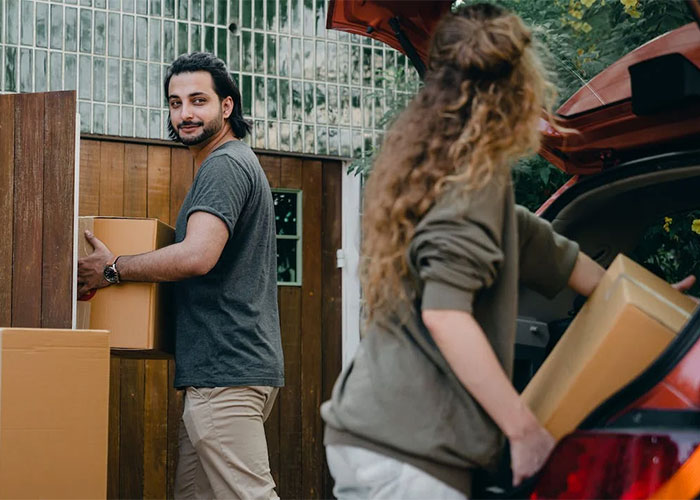 30 Kids That Experienced Growing Up In A Polyamorous Family Share What It Was Like