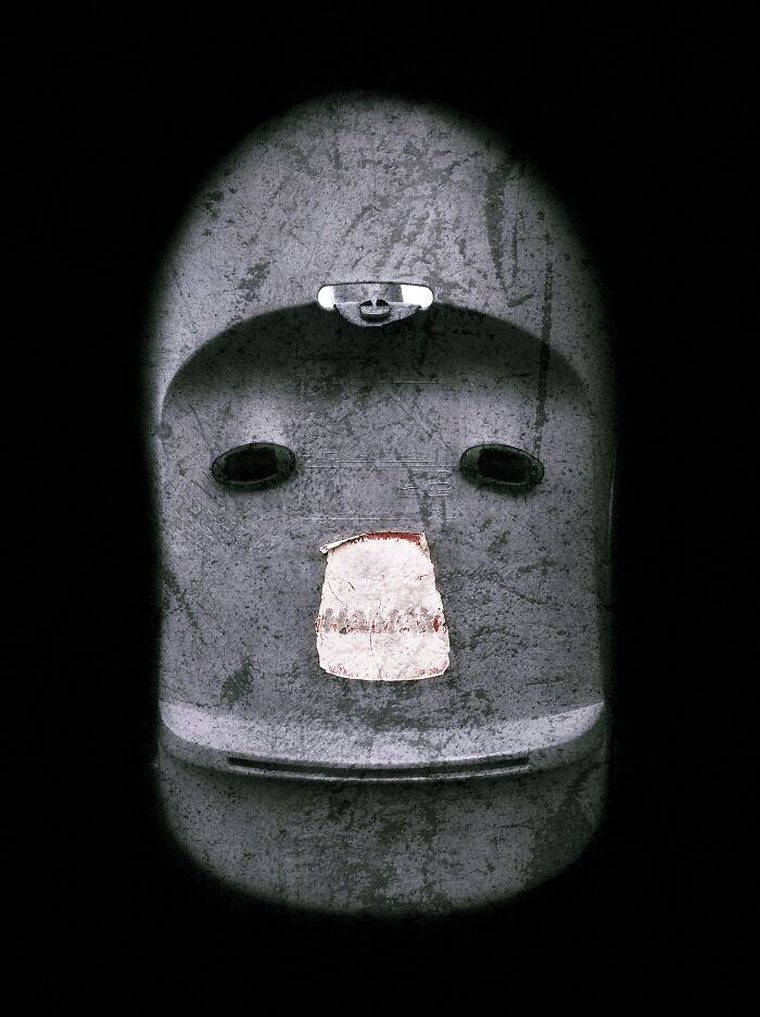 An image of an object that looks like it's smiling a bit