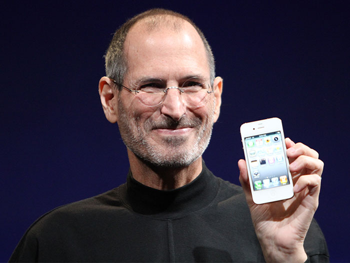 Man Works Out How Much Money You Could've Made Buying Apple Shares Instead Of New iPhones