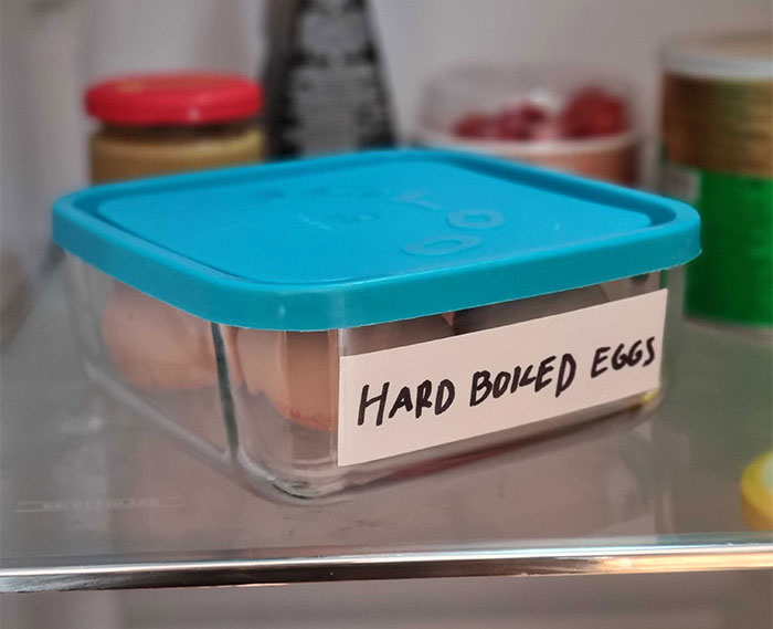 Guy Refuses To Stop Stealing Roommate's Food, Loses It When They Start 'Experimenting' With It Guy Refuses To Stop Stealing Roommate's Food, Loses It When They Start 'Experimenting' With It