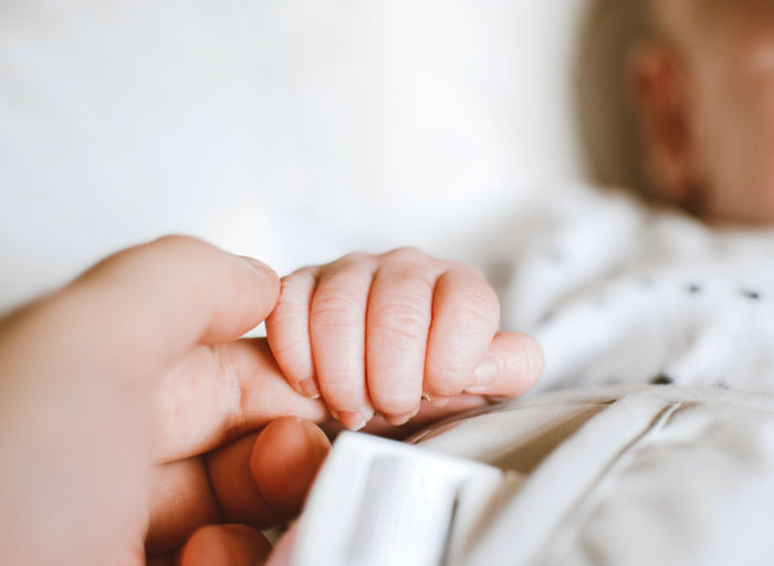 Man Takes In Homeless Brother Against Wife&rsquo;s Wishes, She Leaves Him To Deal With Lice Alone