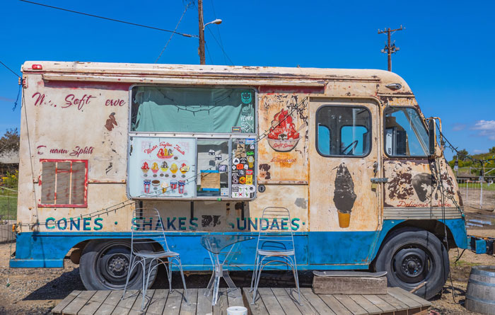 “Kiddo Returned A Little... Sad”: Ice Cream Man Scams Kid, Mom Gets Involved To Deliver Karma Cake “Kiddo Returned A Little... Sad”: Ice Cream Man Scams Kid, Mom Gets Involved To Deliver Karma Cake
