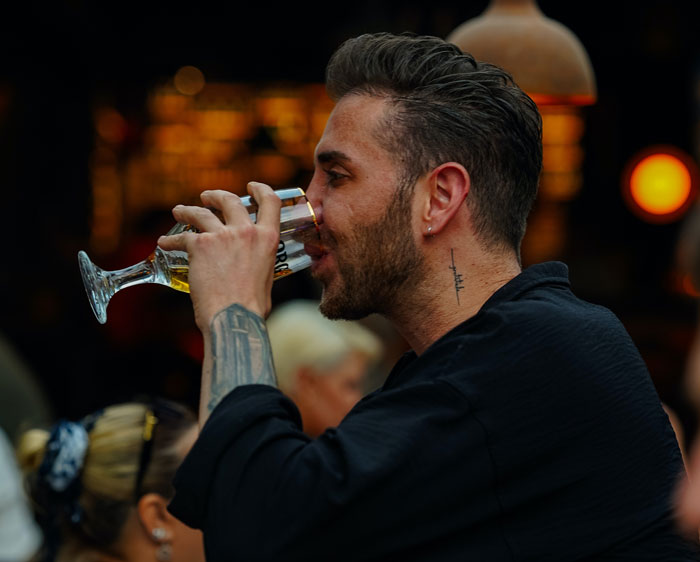 Woman Has Had Enough Of Her BF Repeatedly Drinking Too Much, She Leaves Him To Handle It Alone Woman Has Had Enough Of Her BF Repeatedly Drinking Too Much, She Leaves Him To Handle It Alone