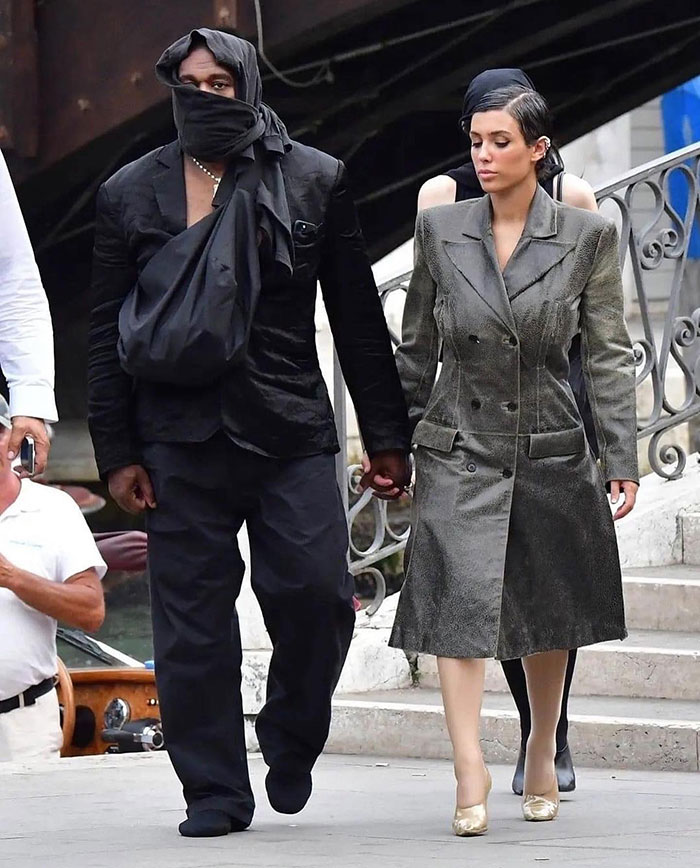 “That To Me Just Reeks Of Abuse”: Kathy Griffin Calls Out Kanye West For Manipulating His Wife “That To Me Just Reeks Of Abuse”: Kathy Griffin Calls Out Kanye West For Manipulating His Wife