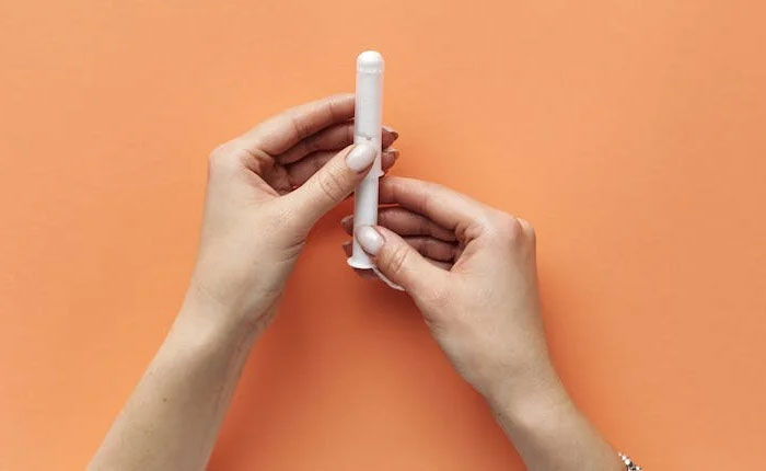 Woman Laughs In Guy's Face After He "Bans" Her From Using The Shower On Her Period Woman Laughs In Guy's Face After He "Bans" Her From Using The Shower On Her Period