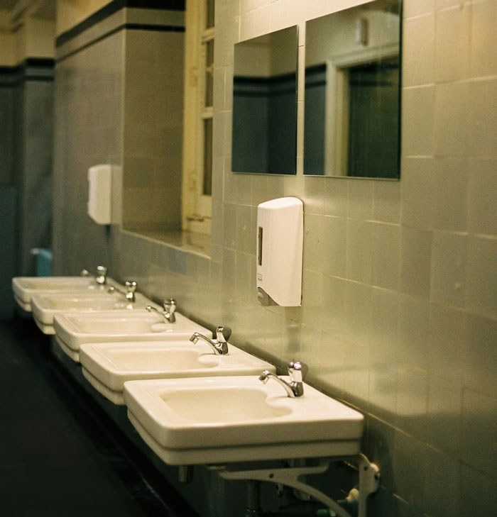 30 Things Europeans Do That Leave Americans Raising Their Eyebrows