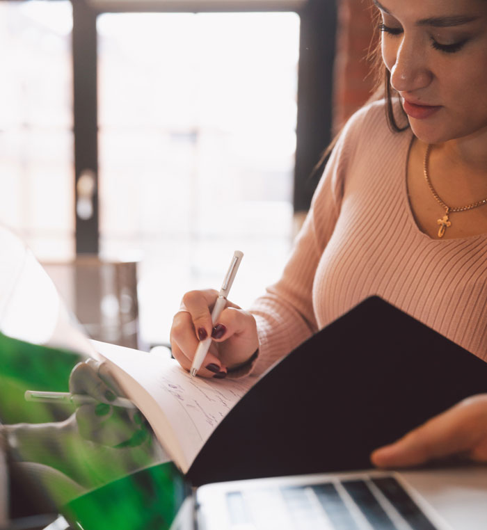 Woman Sends Her Wedding Guests A List Of Rules She Wants Them To Follow, And Many Start Canceling