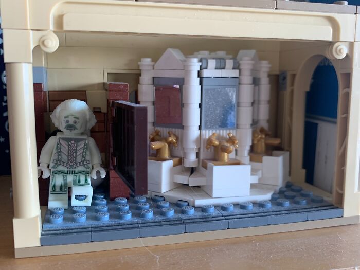 When You Flush And Brown Water Starts Coming Out Of The Loo… I’m Sorry Nearly Headless Nick