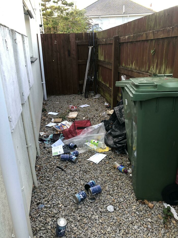 My Neighbor Moved In A Week Ago, And I Have Never Seen Someone This Uncivilized
