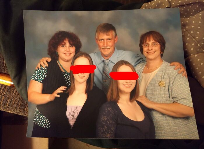 12 Y/O Me In My Family Photo. I Look Like A 35 Y/O Secretary Who Makes The Best Christmas Cookies At Work