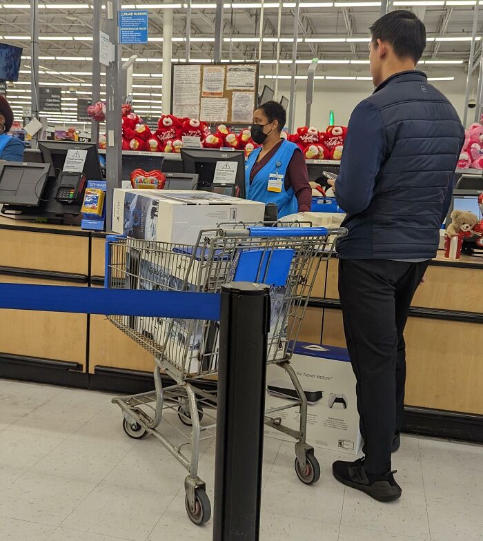 This Guy Trying To Return Multiple PS5's