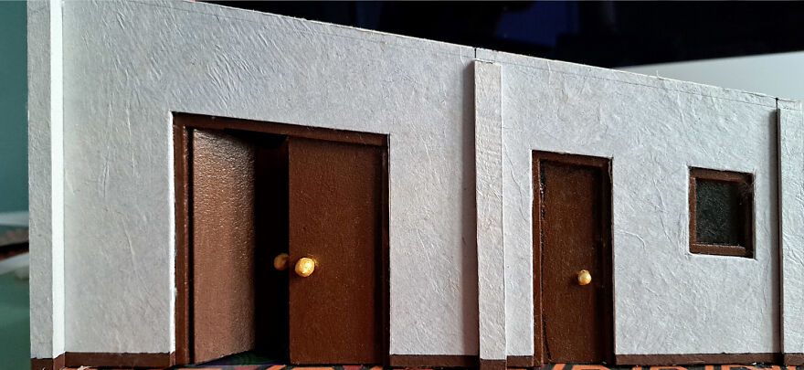 I Recreated The Famous Hallway Out Of Stephen King's "The Shining" As A Book Nook