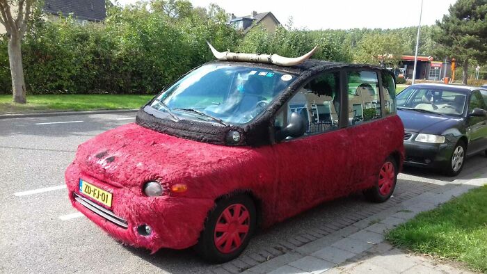 Car Parked Two Houses Next To My Girlfriend's House