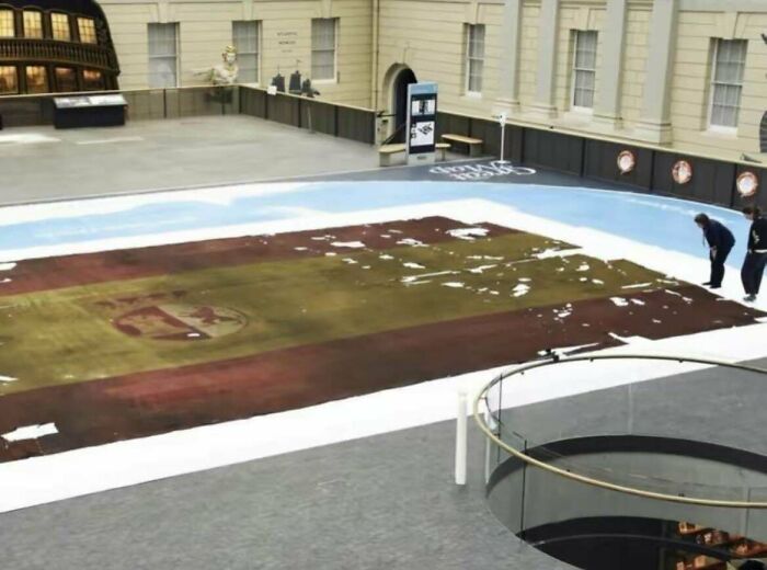 The Hugeness Of This Flag Carried On A Spanish Ship During The Battle Of Trafalgar Compared To The People Beside It