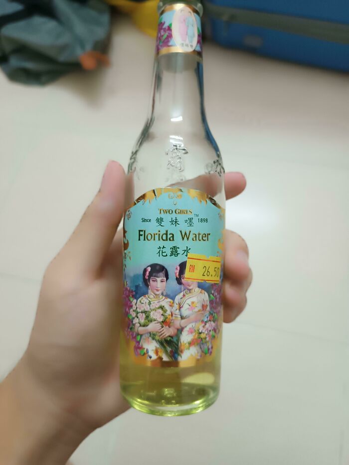 The Chinese Words Mean Flower Dew Water