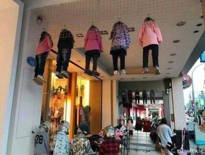 Mostrando la ropa nueva