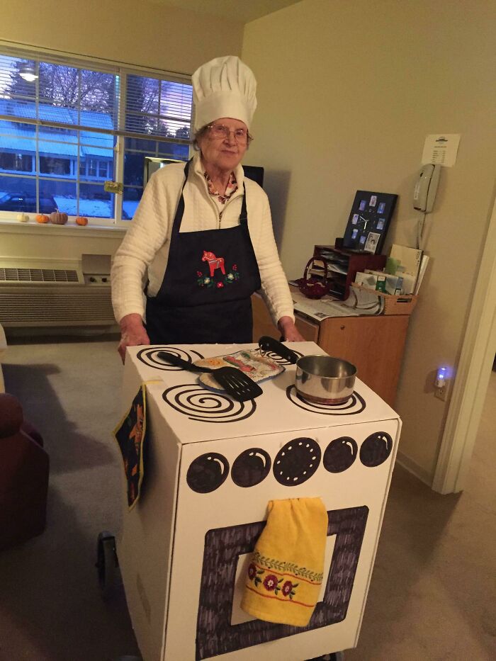 My Grandma Found A Clever Way To Incorporate Her Walker Into Her Halloween Costume