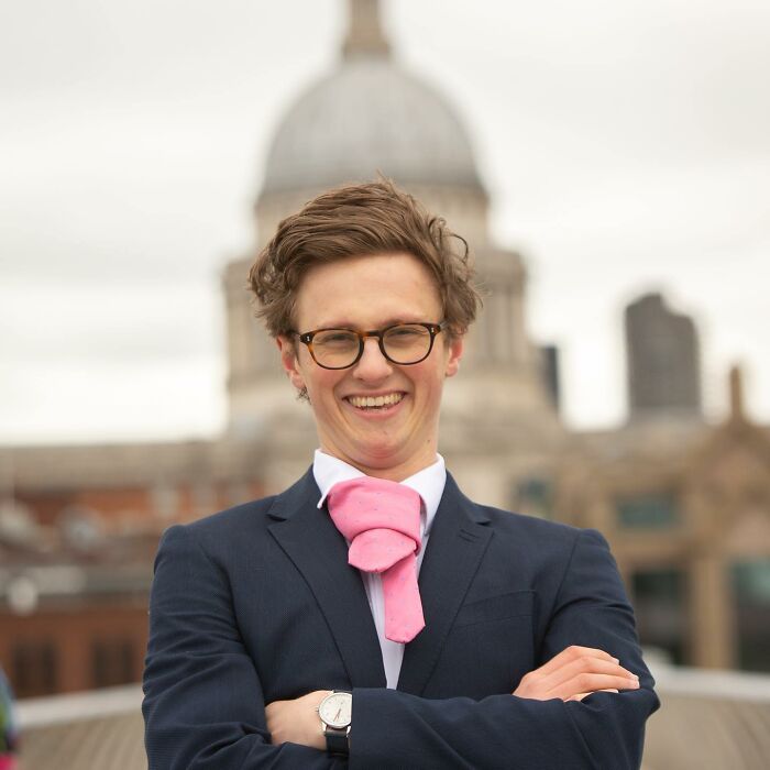 Referee Left Speechless After Player Brilliantly Declined Yellow Card Referee Left Speechless After Player Brilliantly Declined Yellow Card