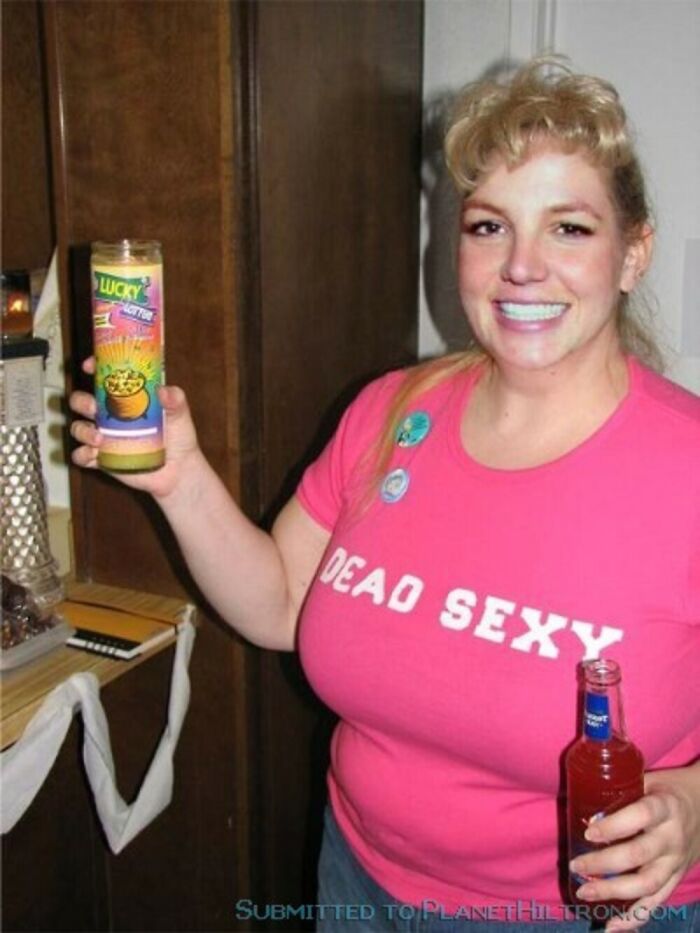 Britney Spears photoshopped to look like an ordinary person