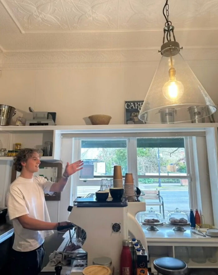 18 Y.O. Goes Viral Online After He Shared How Nobody Showed Up At His Newly Opened Caf&eacute;