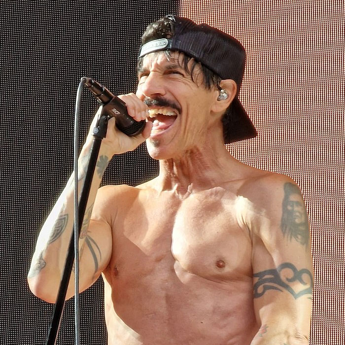 People Share 20 Messed-Up “Secrets” About Stars And Executives That They Think We Shouldn’t Forget