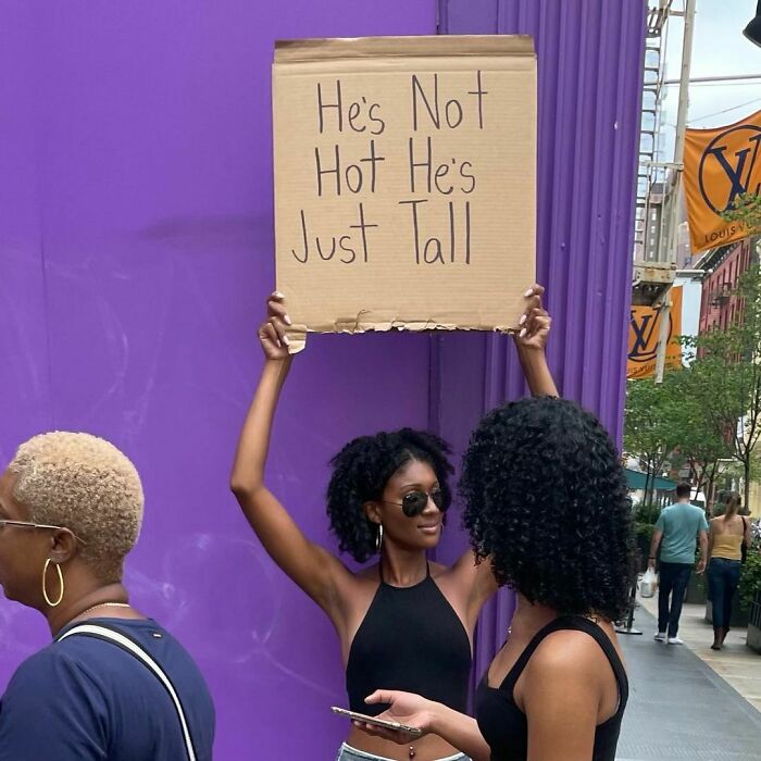 Funny-Dudette-With-Sign