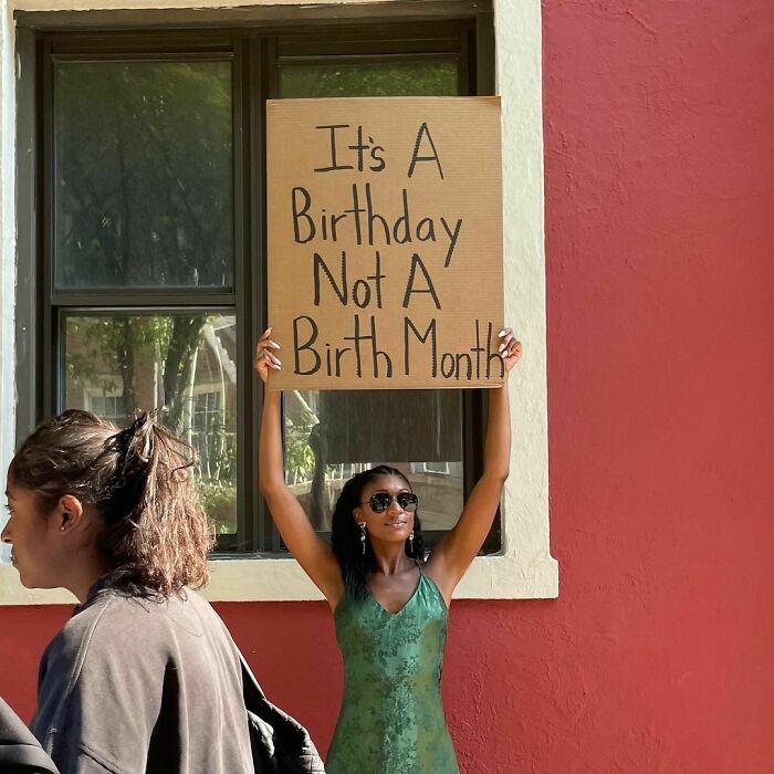 Funny-Dudette-With-Sign