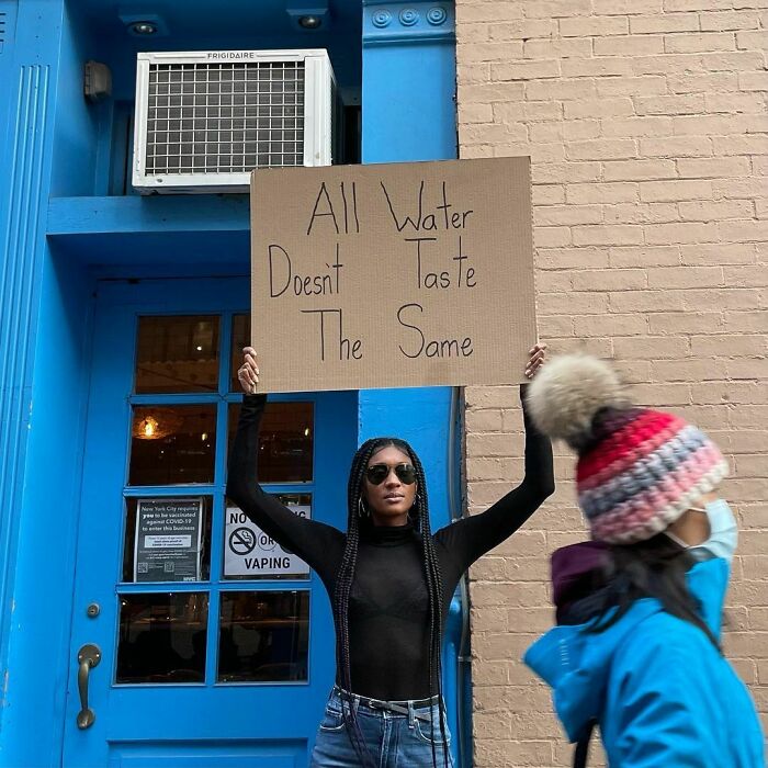 Funny-Dudette-With-Sign