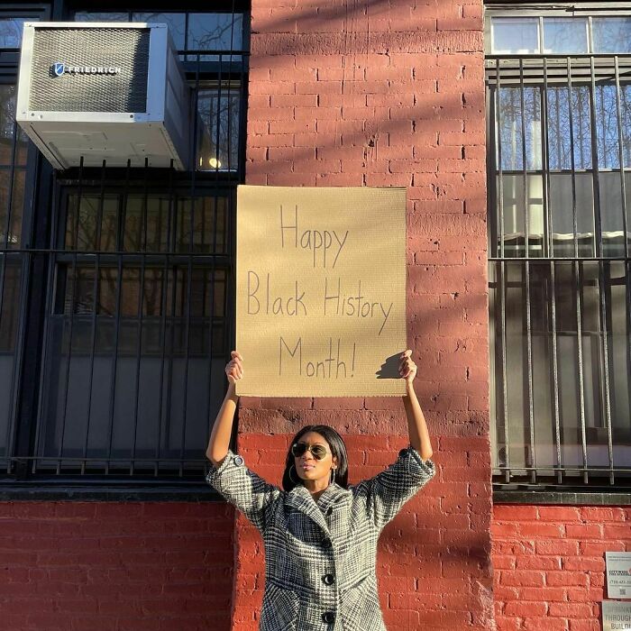 Funny-Dudette-With-Sign